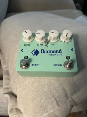 CS-TRM1-0158 DIAMOND Tremolo Guitar Effects Pedal Great