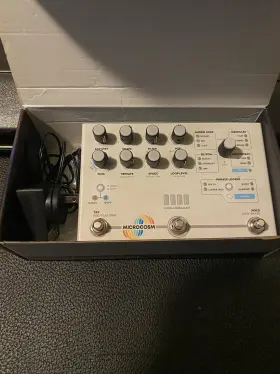 MC-723 HOLOGRAM Microcosm Digital Effects Pedal Processor
