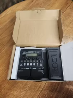 Z-G1X4PP9V ZOOM Guitar Effects Processor Pedal