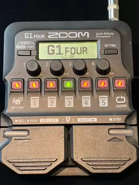 ZG1FOUR ZOOM Guitar Effects Processor